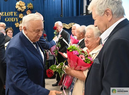 Pół wieku i więcej razem. W Fajsławicach świętowali niezwykłe małżeńskie jubileusze [GALERIA ZDJĘĆ]