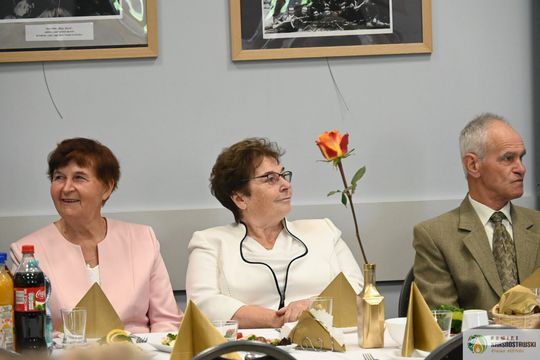 Pół wieku i więcej razem. W Fajsławicach świętowali niezwykłe małżeńskie jubileusze [GALERIA ZDJĘĆ]