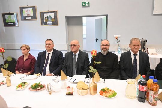 Pół wieku i więcej razem. W Fajsławicach świętowali niezwykłe małżeńskie jubileusze [GALERIA ZDJĘĆ]