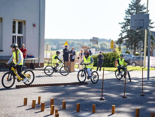 Kaski dla młodych rowerzystów. Otrzymali je uczniowie z gminy Krasnystaw [GALERIA ZDJĘĆ]