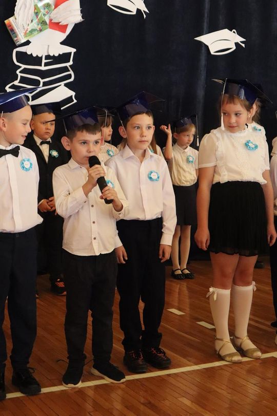 Chełm. To był ich pierwszy wielki dzień w szkole. Ślubowanie w SP nr 6 [GALERIA ZDJĘĆ]