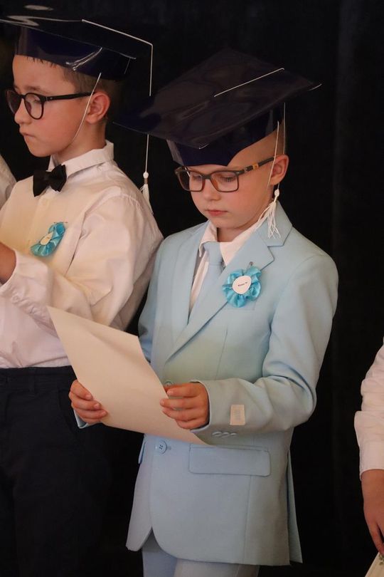 Chełm. To był ich pierwszy wielki dzień w szkole. Ślubowanie w SP nr 6 [GALERIA ZDJĘĆ]
