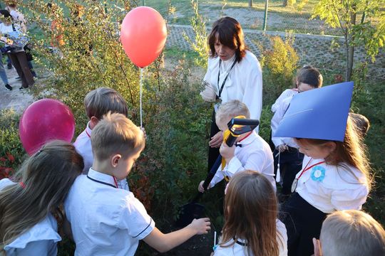 Chełm. To był ich pierwszy wielki dzień w szkole. Ślubowanie w SP nr 6 [GALERIA ZDJĘĆ]