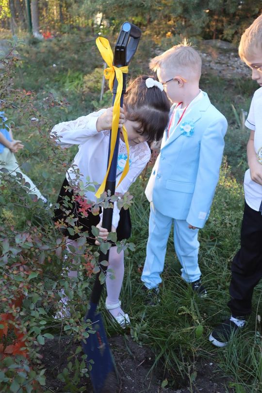 Chełm. To był ich pierwszy wielki dzień w szkole. Ślubowanie w SP nr 6 [GALERIA ZDJĘĆ]