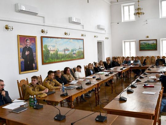 Krasnystaw. Szkolenie w urzędzie i wzmożone patrole przy szkołach [GALERIA ZDJĘĆ]
