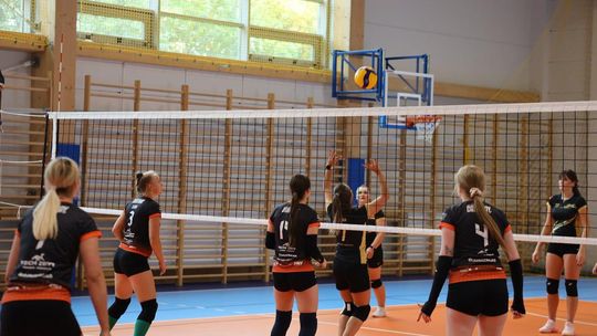 Amatorska Liga Siatkówki Kobiet w Leśniowicach - 4. kolejka [GALERIA ZDJĘĆ]