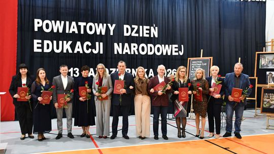 Nauczyciele z powiatu krasnostawskiego wyróżnieni podczas Dnia Edukacji Narodowej [ZDJĘCIA]