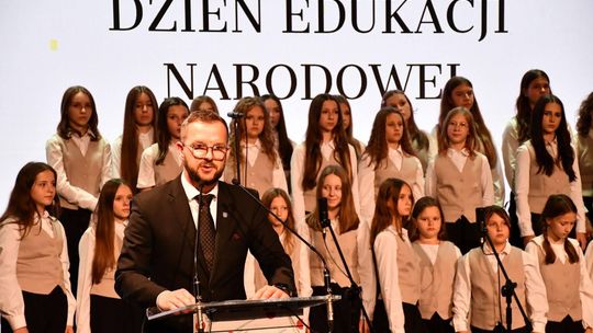 Krasnystaw docenił swoich nauczycieli. Kto otrzymał nagrody? [ZDJĘCIA]