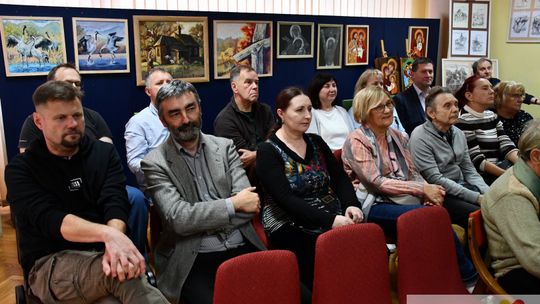 Noc Bibliotek w Krasnymstawie. Wieczór z poezją i muzyką [GALERIA ZDJĘĆ]