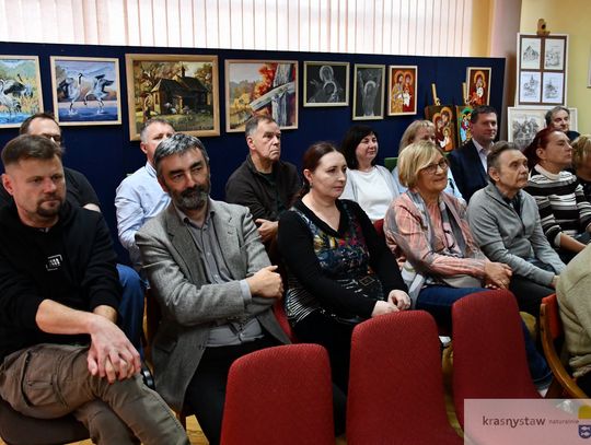 Noc Bibliotek w Krasnymstawie. Wieczór z poezją i muzyką [GALERIA ZDJĘĆ]