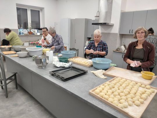 Tradycyjne kiszenie kapusty w Strachosławiu. Przygotowano sto kilogramów przysmaku [ZDJĘCIA]