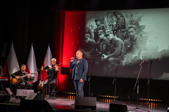 Koncert „Echa Wolności”. Włodawa oddała hołd żołnierzom podziemia. 80. rocznica rozbicia urzędu bezpieczeństwa [ZDJĘCIA]